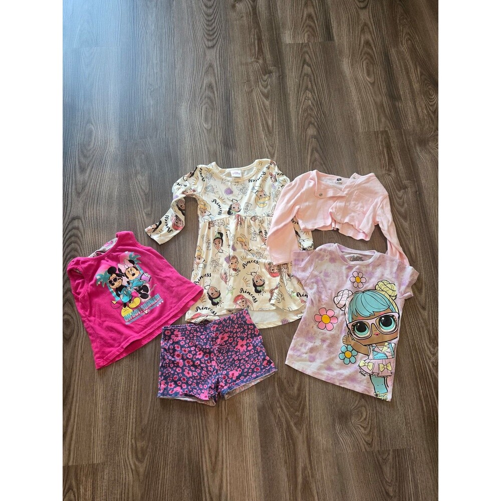 Girls clothes lot size 2t assorted pieces